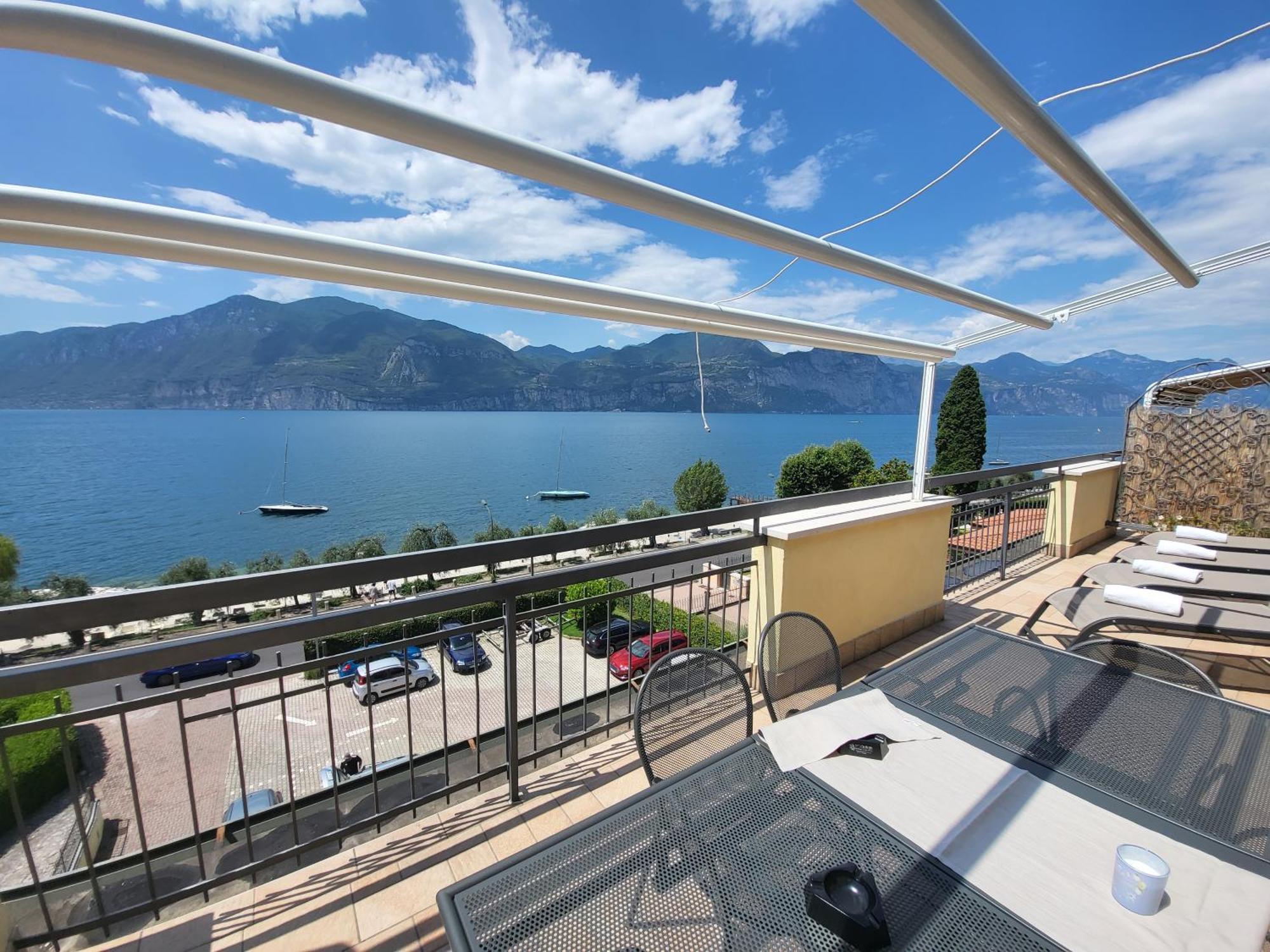 Penthouse Casa Alkea Masse Lake View Brenzone sul Garda Εξωτερικό φωτογραφία